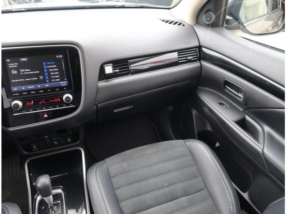 2020 Mitsubishi OUTLANDER - 15