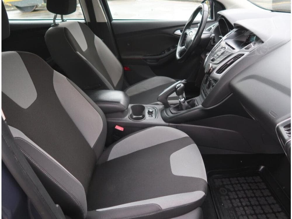 2012 Ford FOCUS - 33