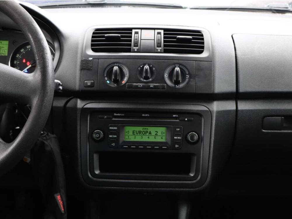 2010 Škoda FABIA - 10