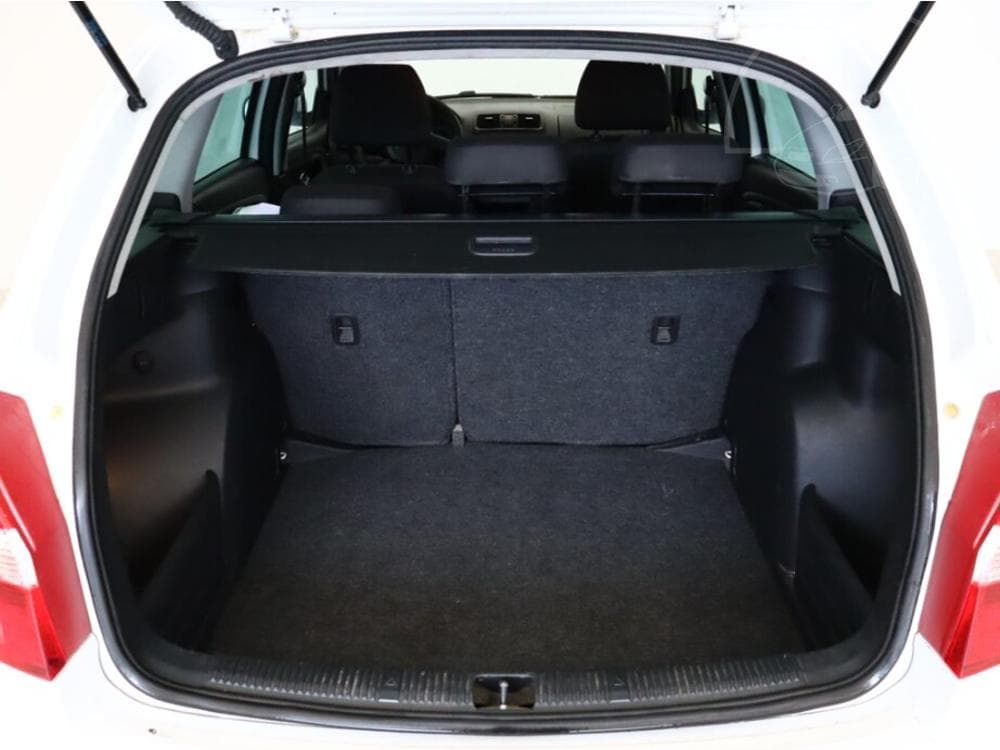 2010 Škoda FABIA - 11