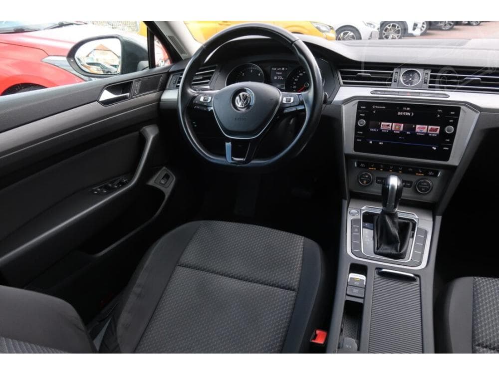 2018 Volkswagen PASSAT - 7