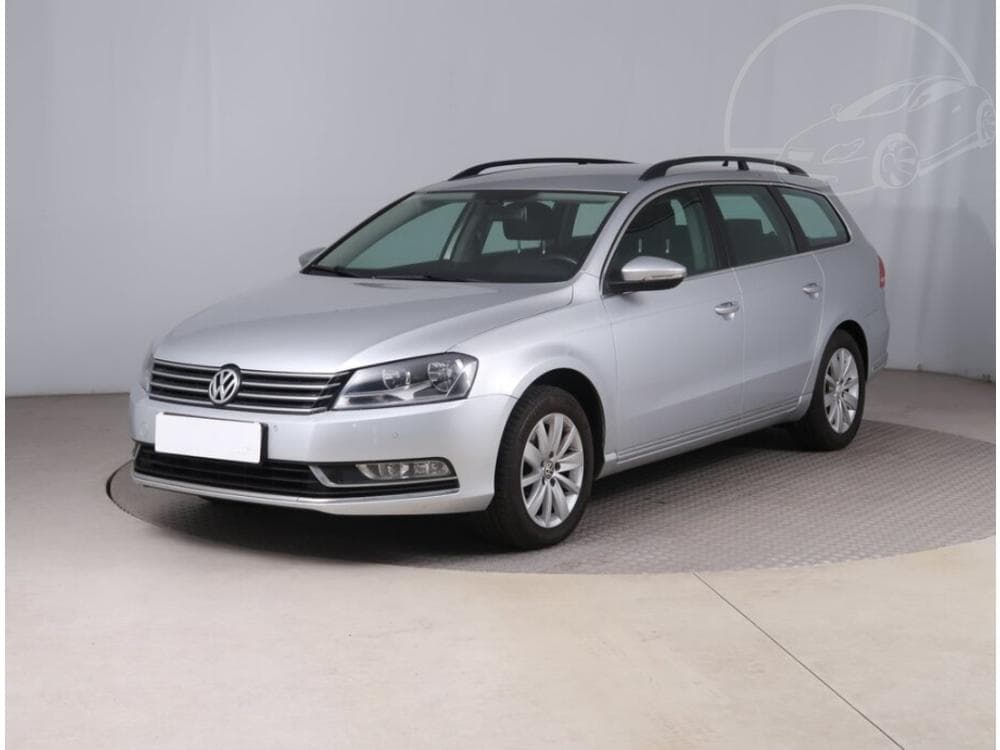 2011 Volkswagen PASSAT - 5