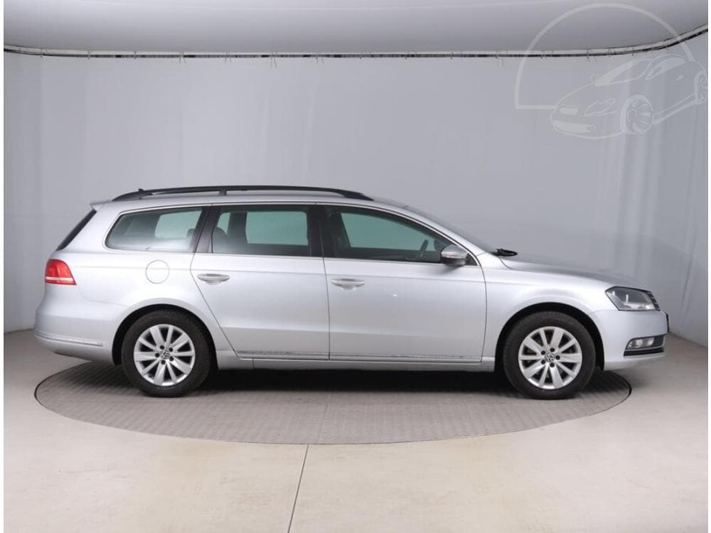 2011 Volkswagen PASSAT - 21