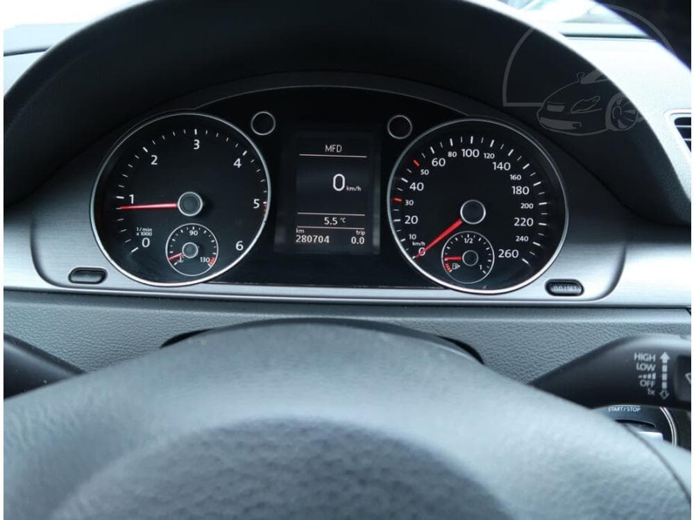 2011 Volkswagen PASSAT - 41
