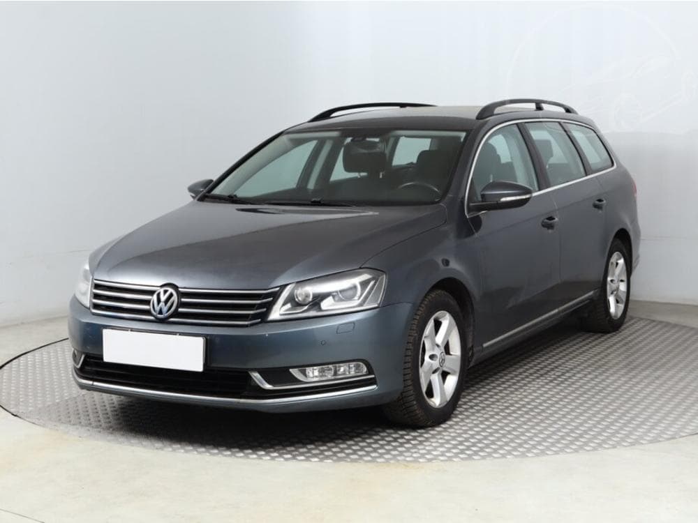2012 Volkswagen PASSAT - 5