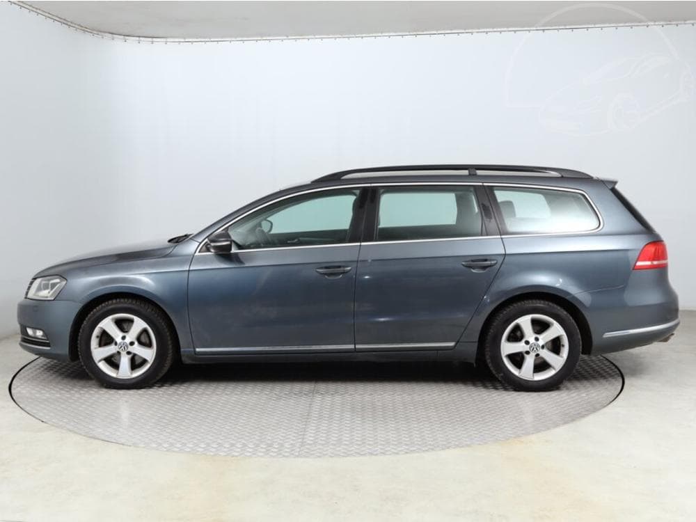 2012 Volkswagen PASSAT - 9