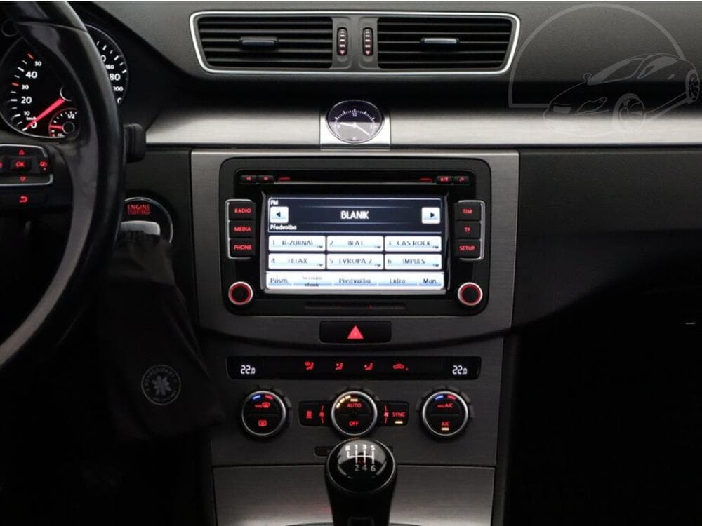 2012 Volkswagen PASSAT - 37