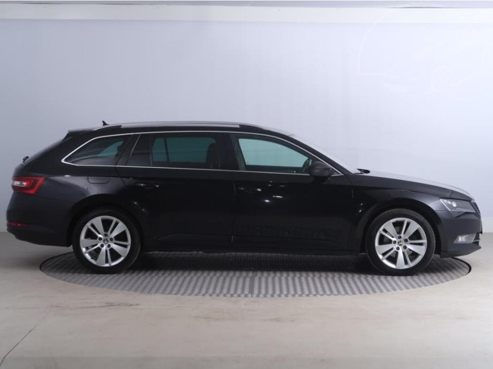 2016 Škoda SUPERB - 6