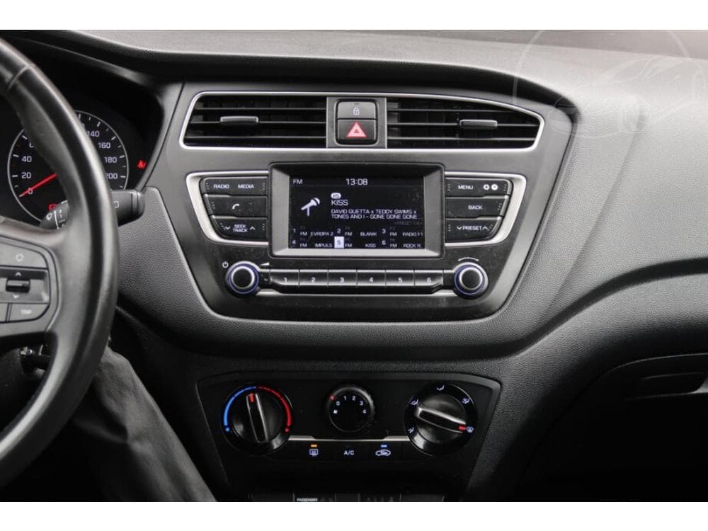 2019 Hyundai i20 - 12