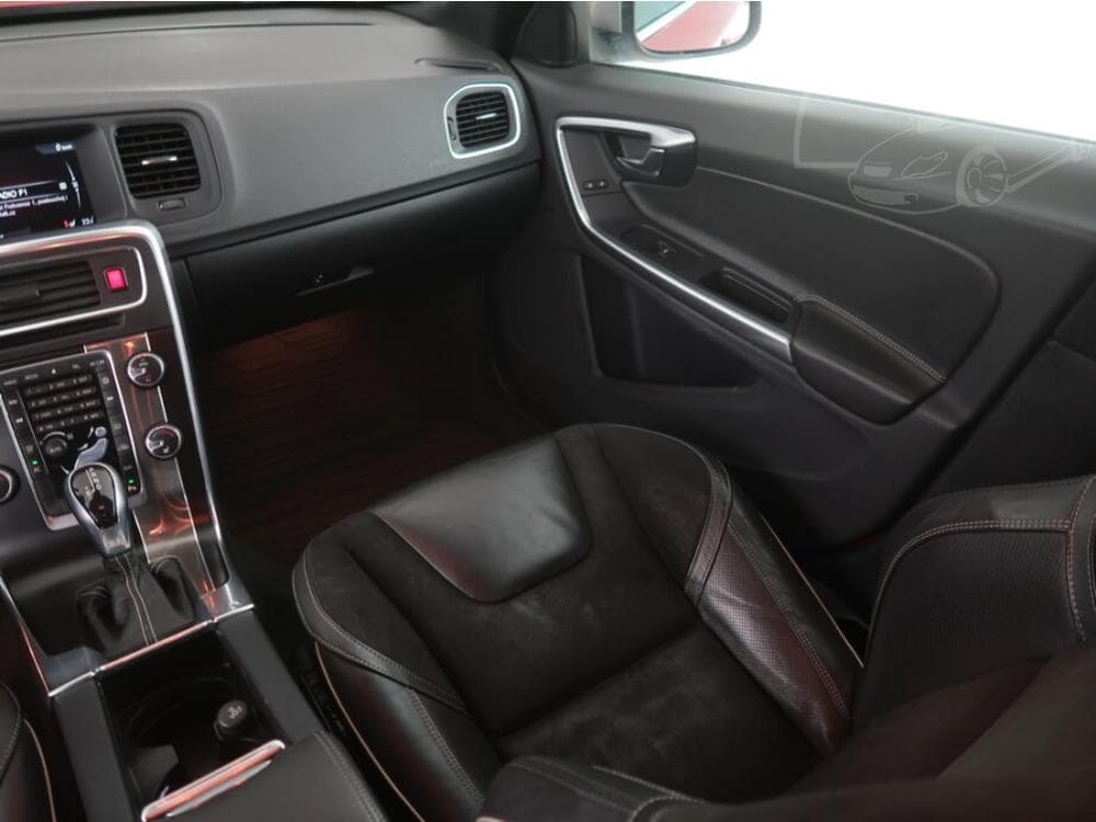 2015 Volvo S60 - 29