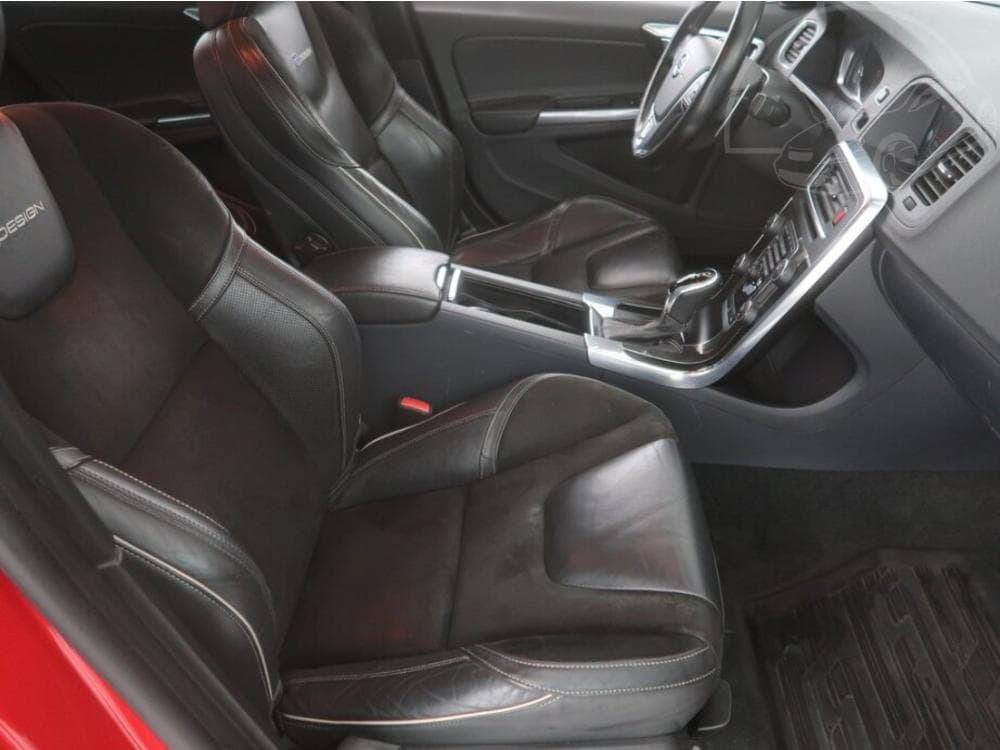2015 Volvo S60 - 33