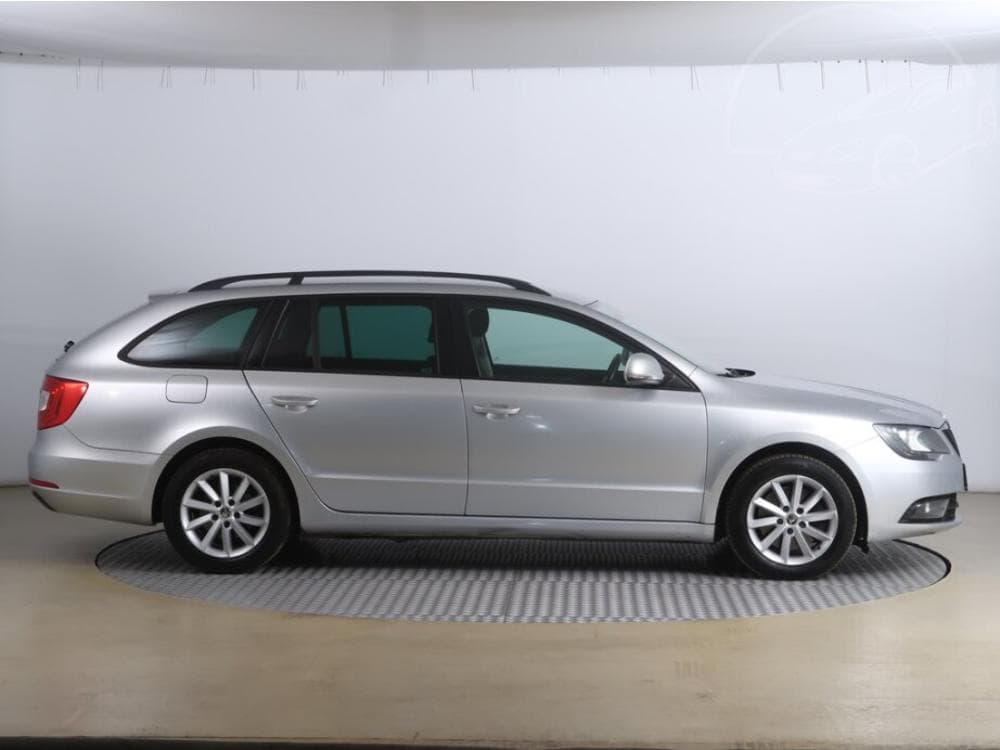2013 Škoda SUPERB - 6