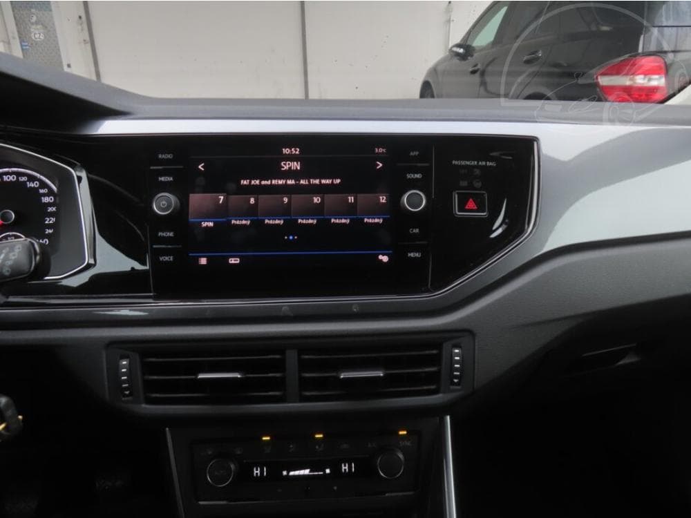 2020 Volkswagen POLO - 7