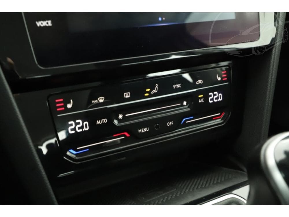 2021 Volkswagen PASSAT - 9
