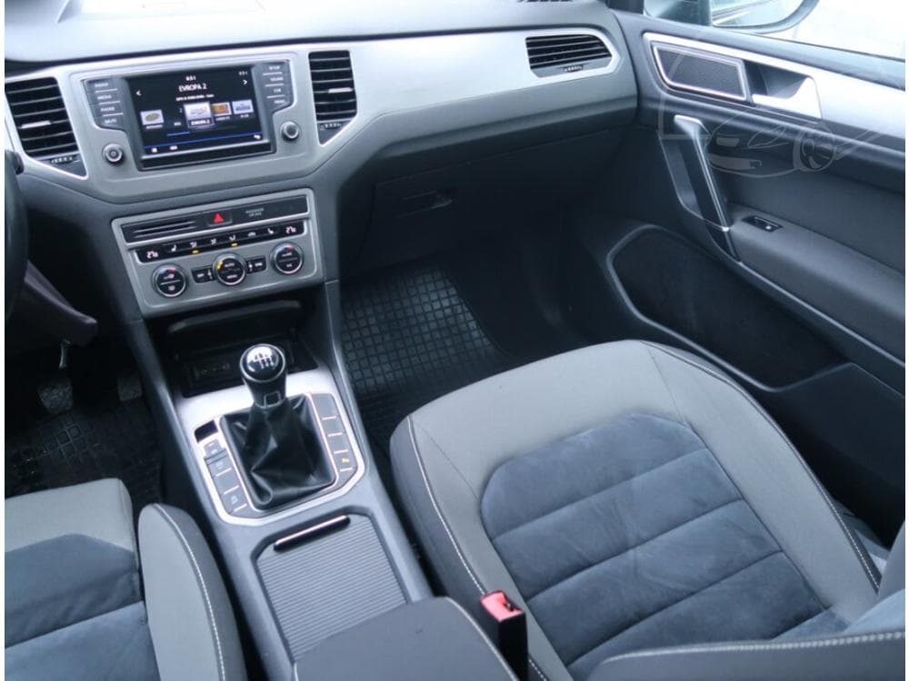 2016 Volkswagen GOLF - 36