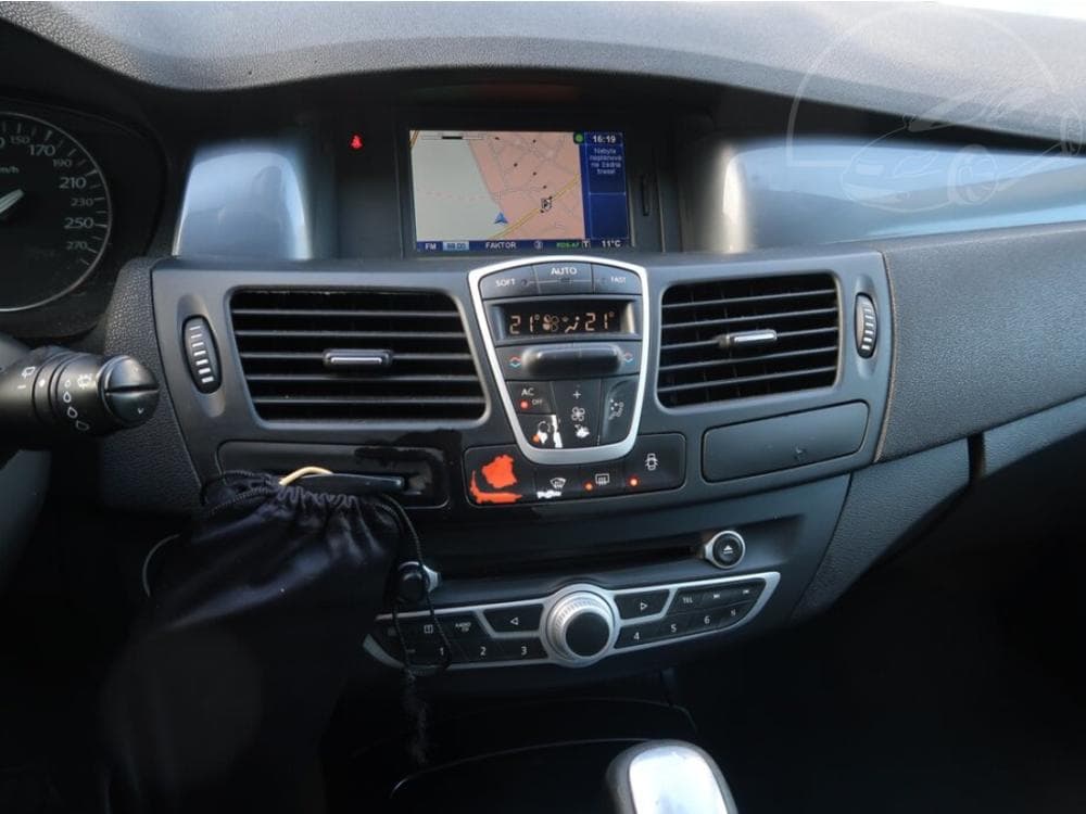 2010 Renault LAGUNA - 11