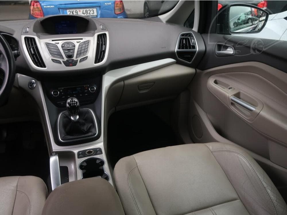 2011 Ford C-MAX - 29