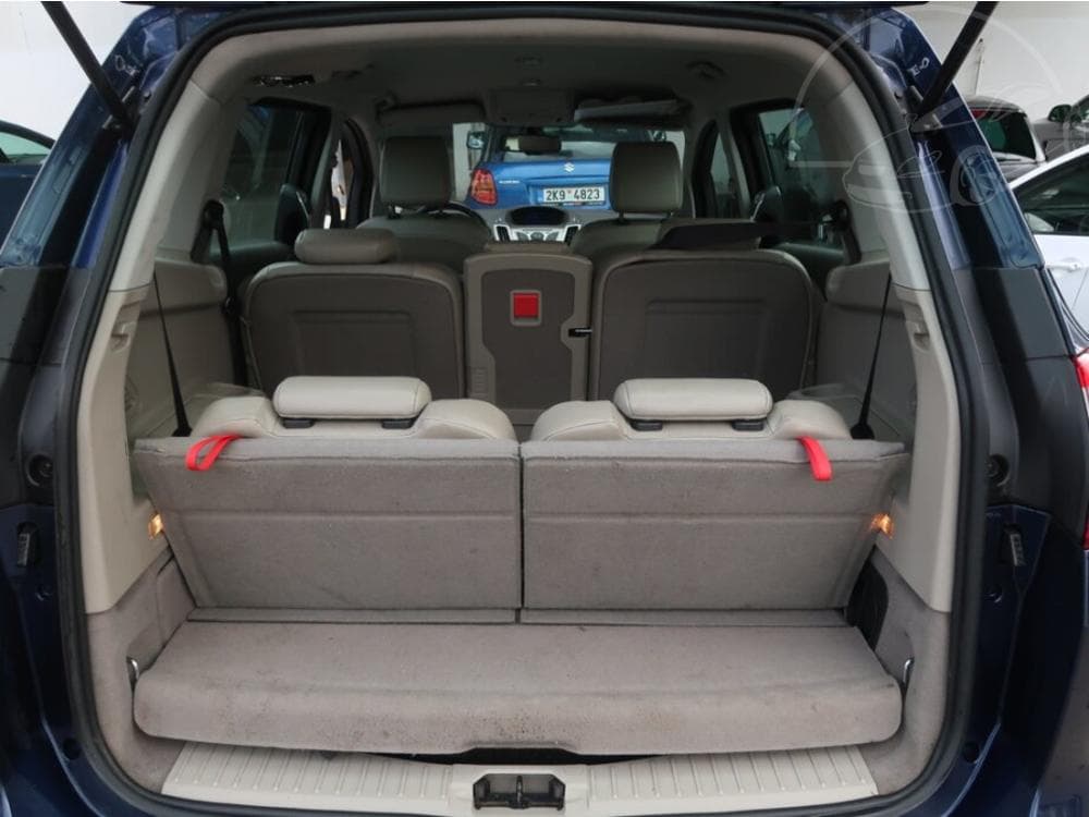 2011 Ford C-MAX - 57