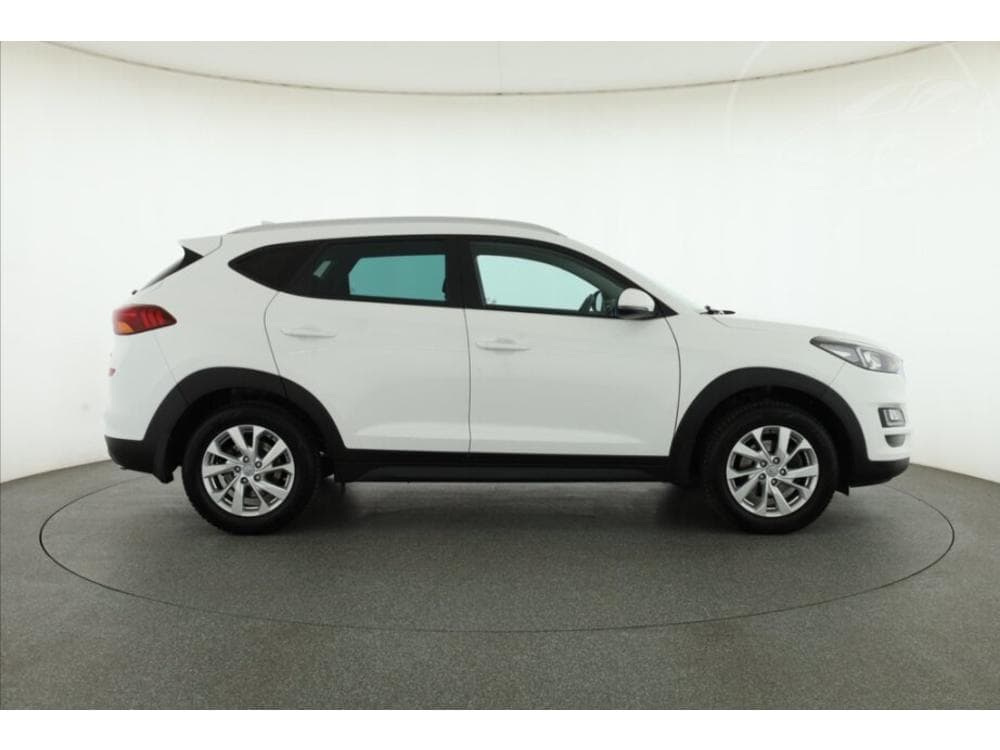 2019 Hyundai TUCSON - 16