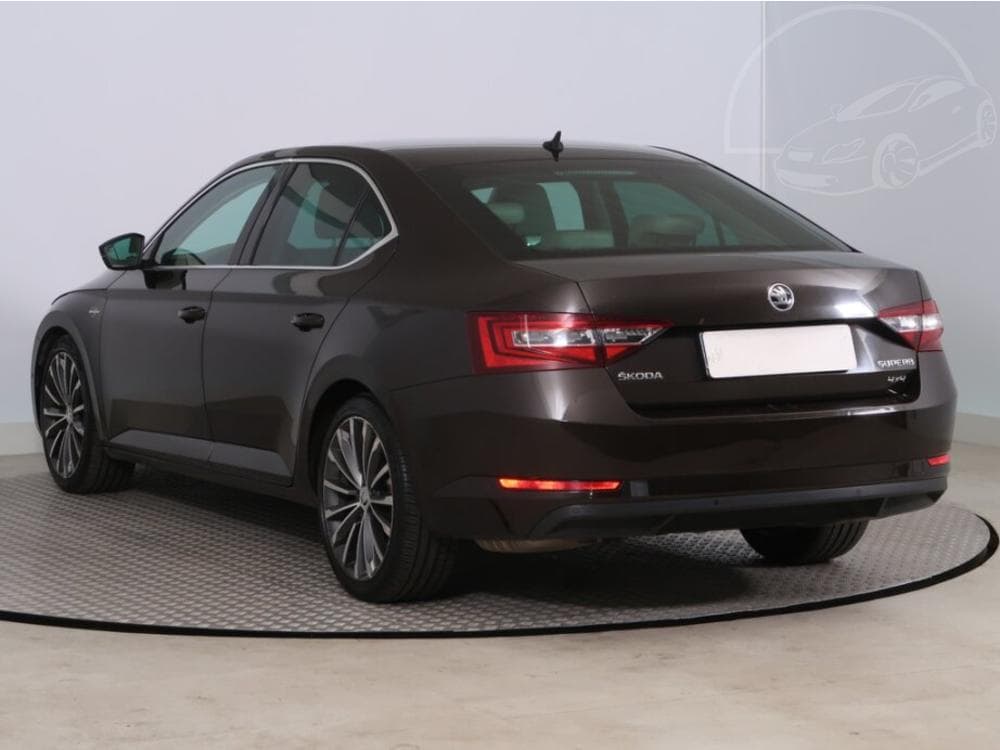 2016 Škoda SUPERB - 10