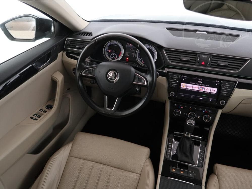 2016 Škoda SUPERB - 19