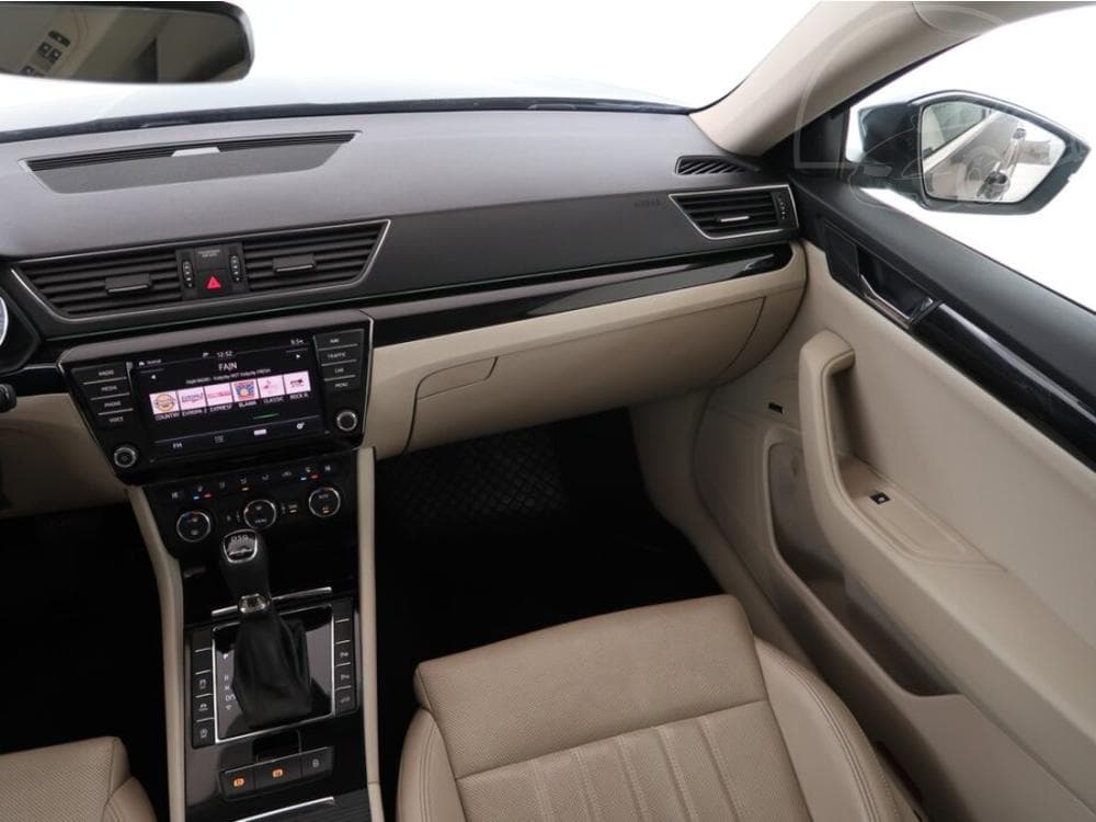2016 Škoda SUPERB - 22