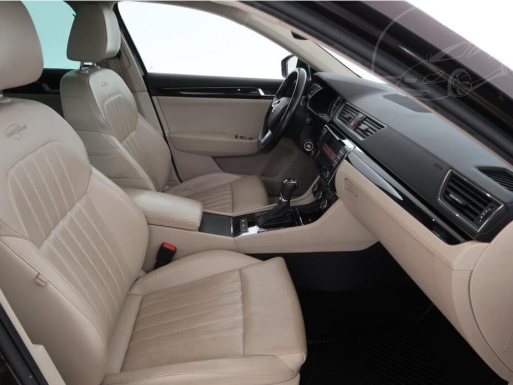 2016 Škoda SUPERB - 25