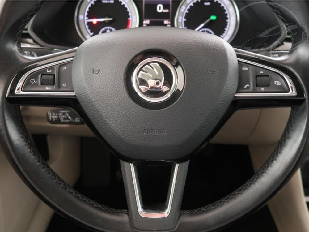 2016 Škoda SUPERB - 43