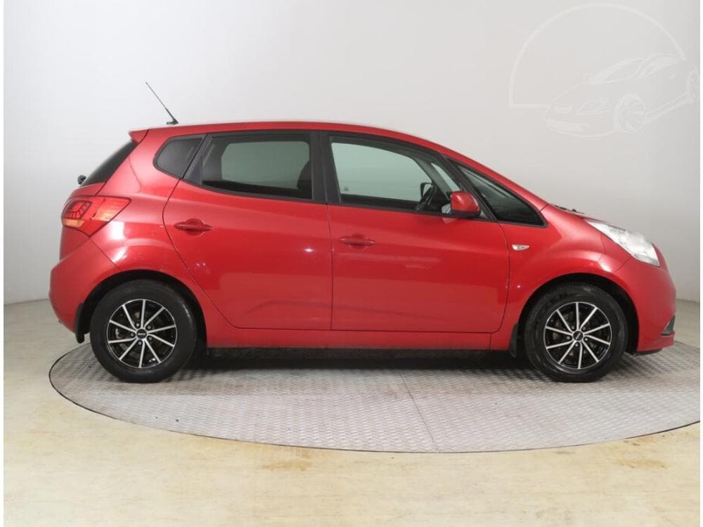 2018 Kia VENGA - 11