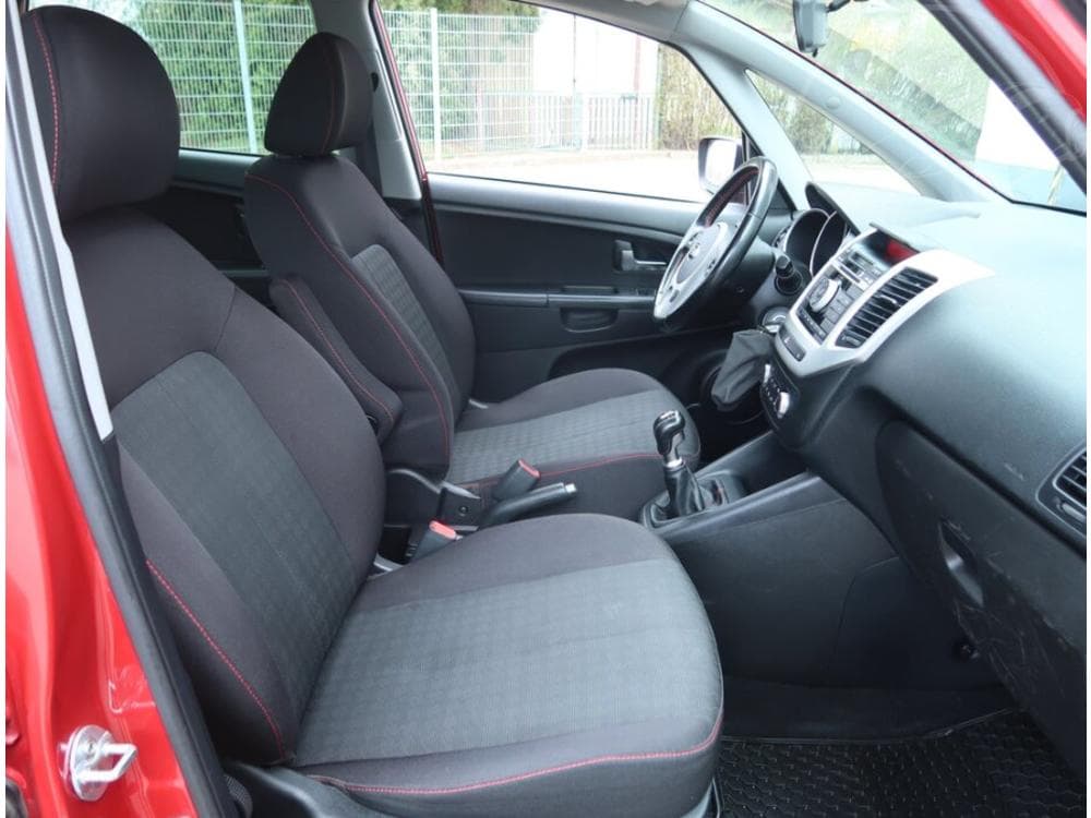 2018 Kia VENGA - 17