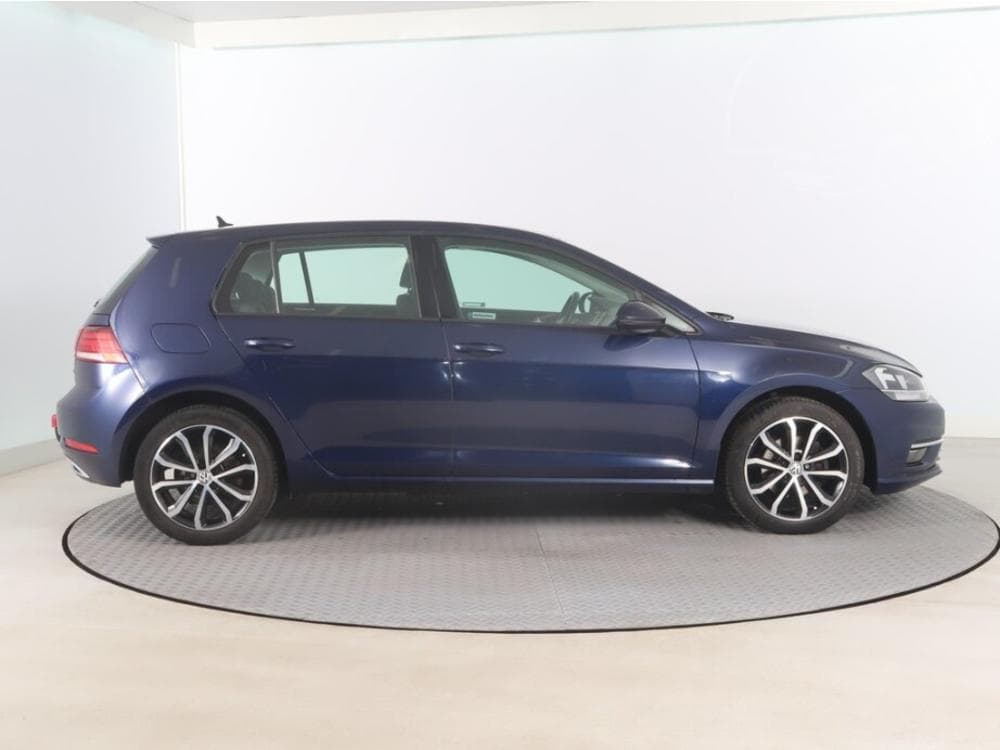 2019 Volkswagen GOLF - 16