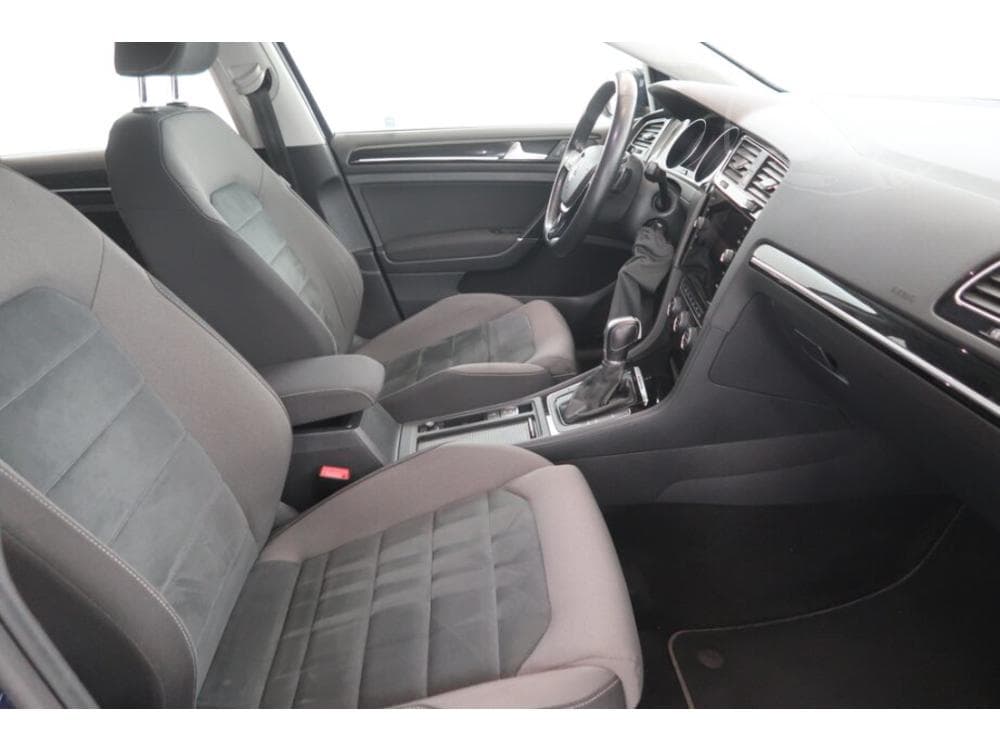2019 Volkswagen GOLF - 25