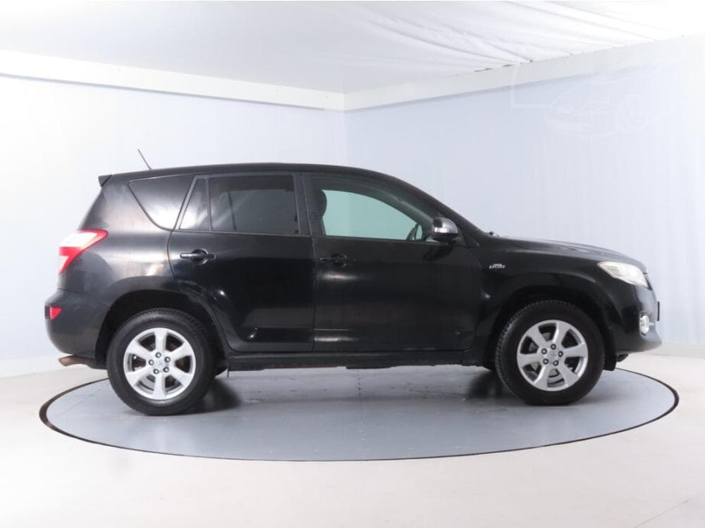 2011 Toyota RAV4 - 11