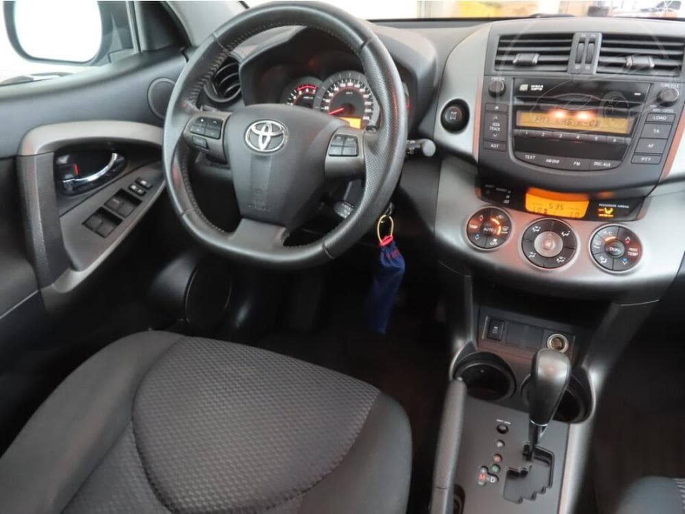 2011 Toyota RAV4 - 13