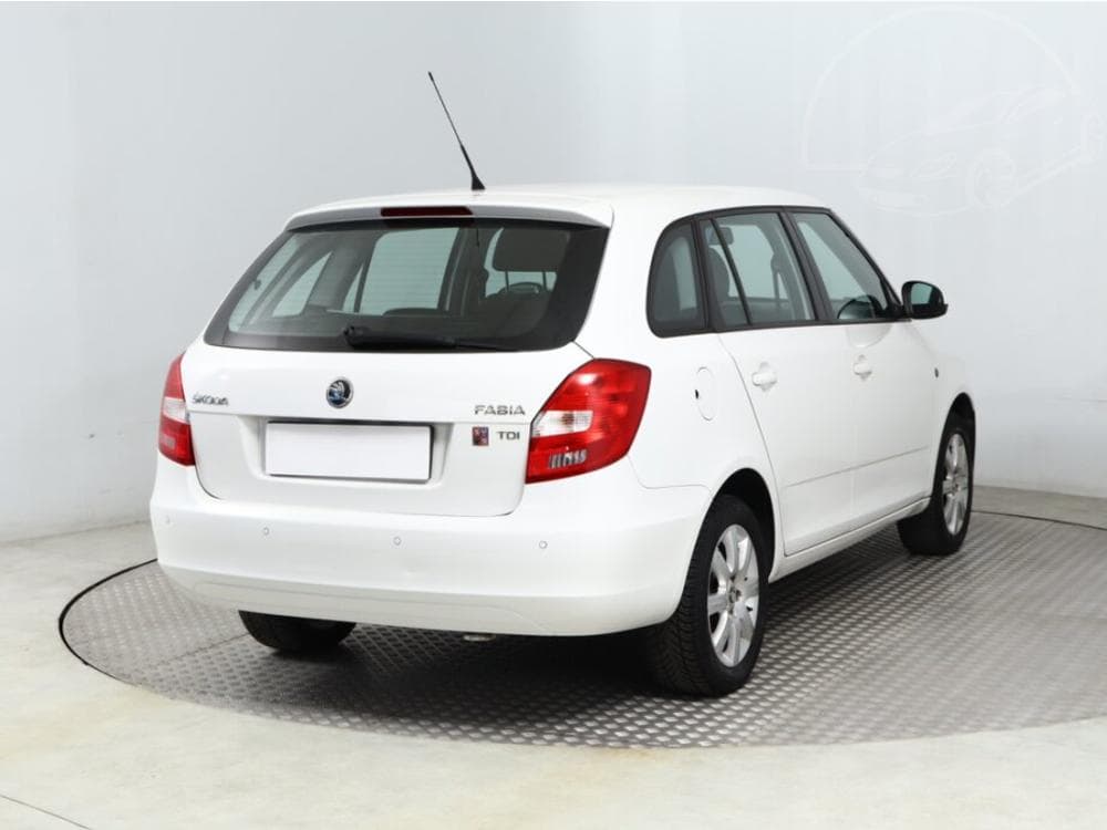 2013 Škoda FABIA - 17