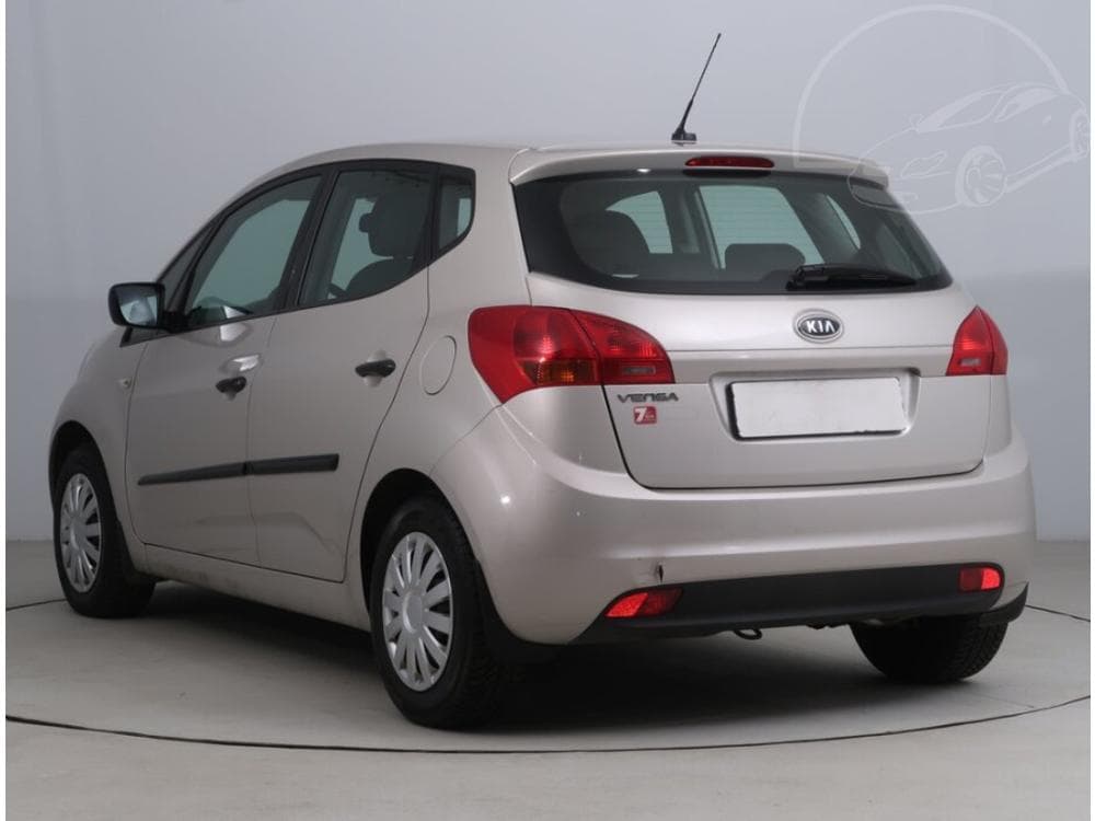 2010 Kia VENGA - 13