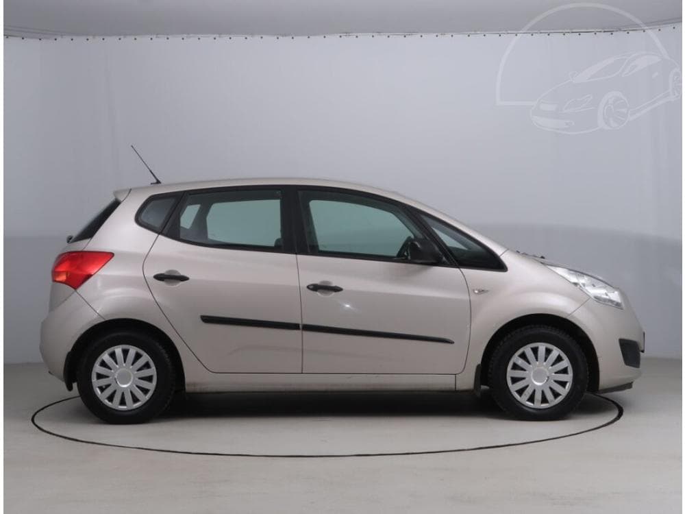 2010 Kia VENGA - 21