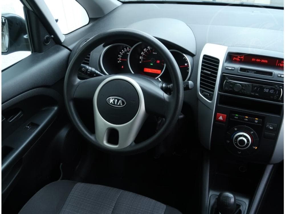 2010 Kia VENGA - 25