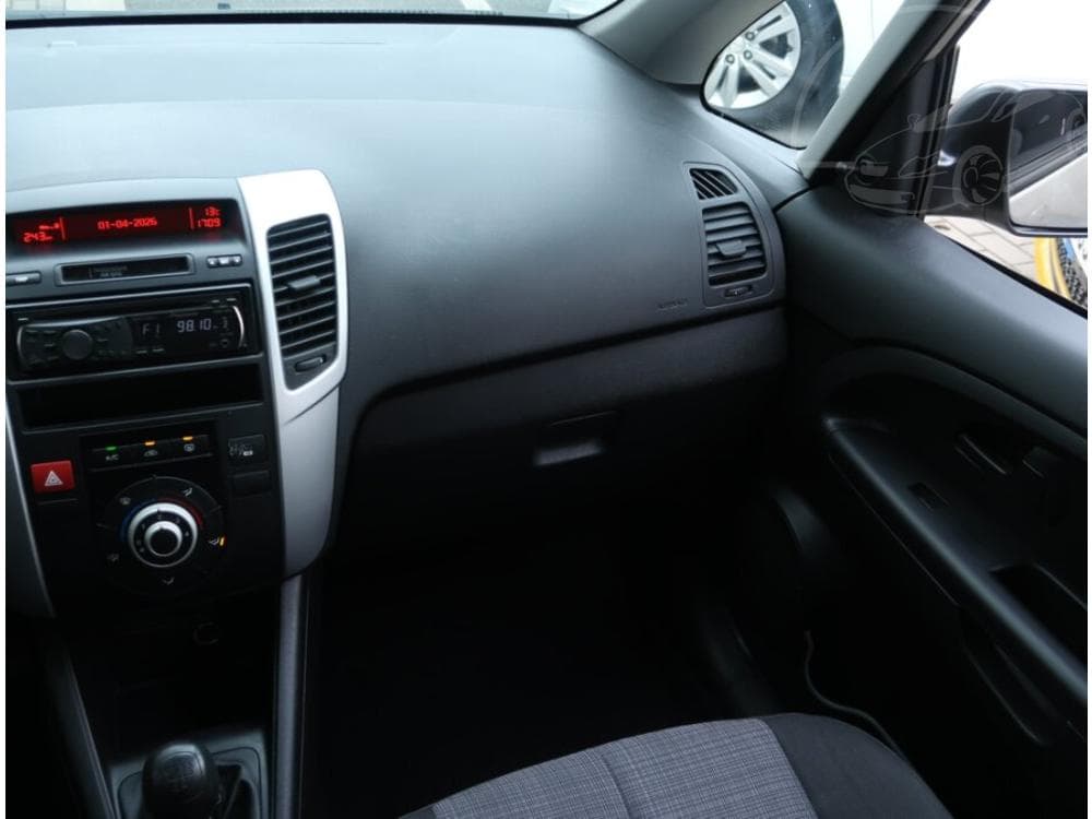 2010 Kia VENGA - 29