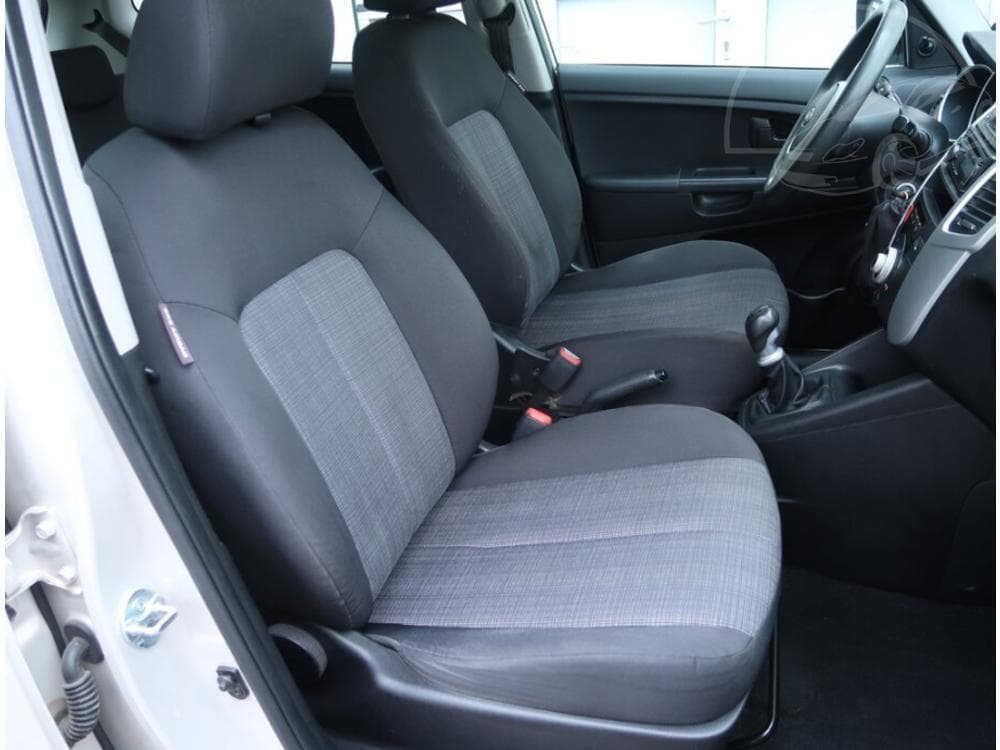 2010 Kia VENGA - 33
