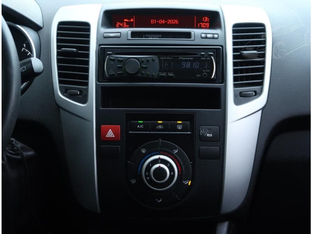 2010 Kia VENGA - 45