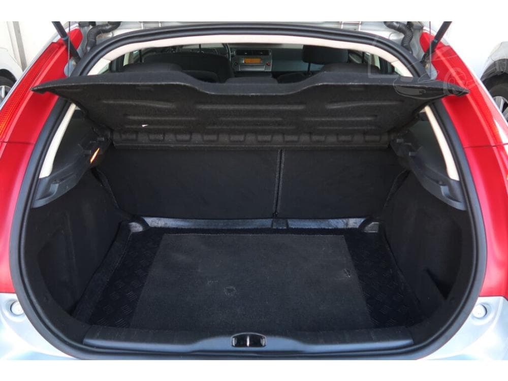 2010 Citroen C4 - 13