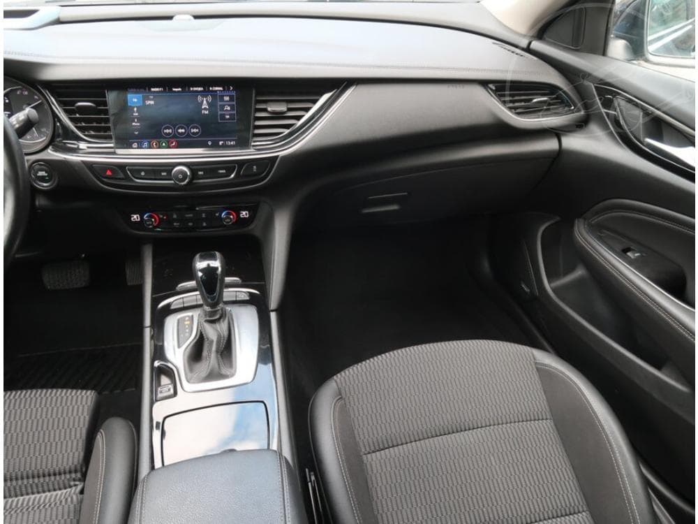 2018 Opel INSIGNIA - 22
