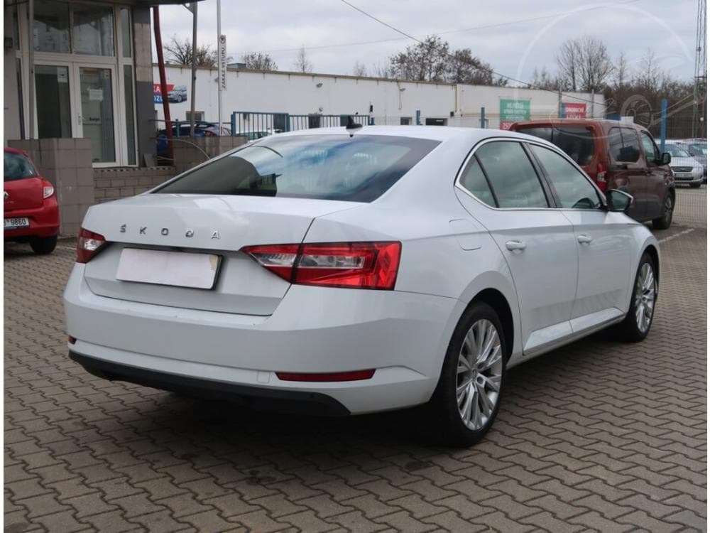 2022 Škoda SUPERB - 9