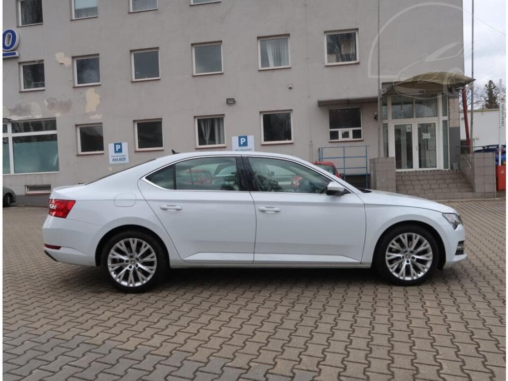 2022 Škoda SUPERB - 11