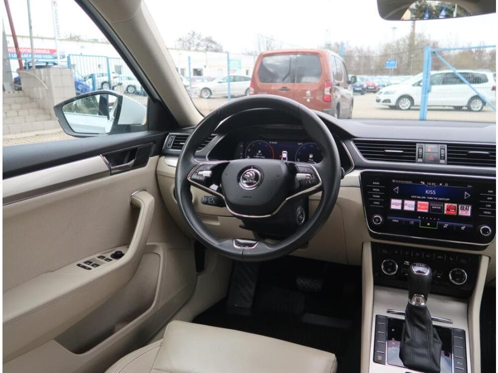 2022 Škoda SUPERB - 13