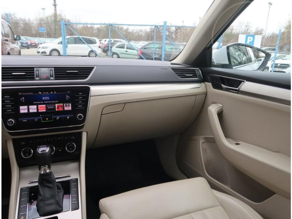 2022 Škoda SUPERB - 15