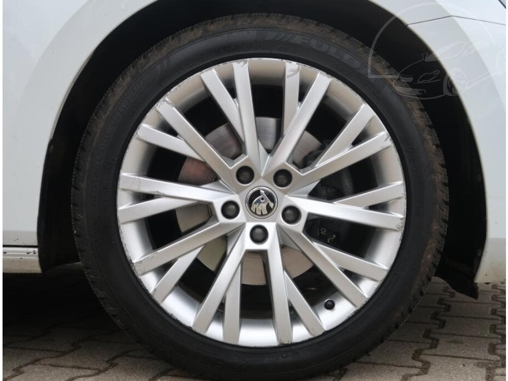 2022 Škoda SUPERB - 27