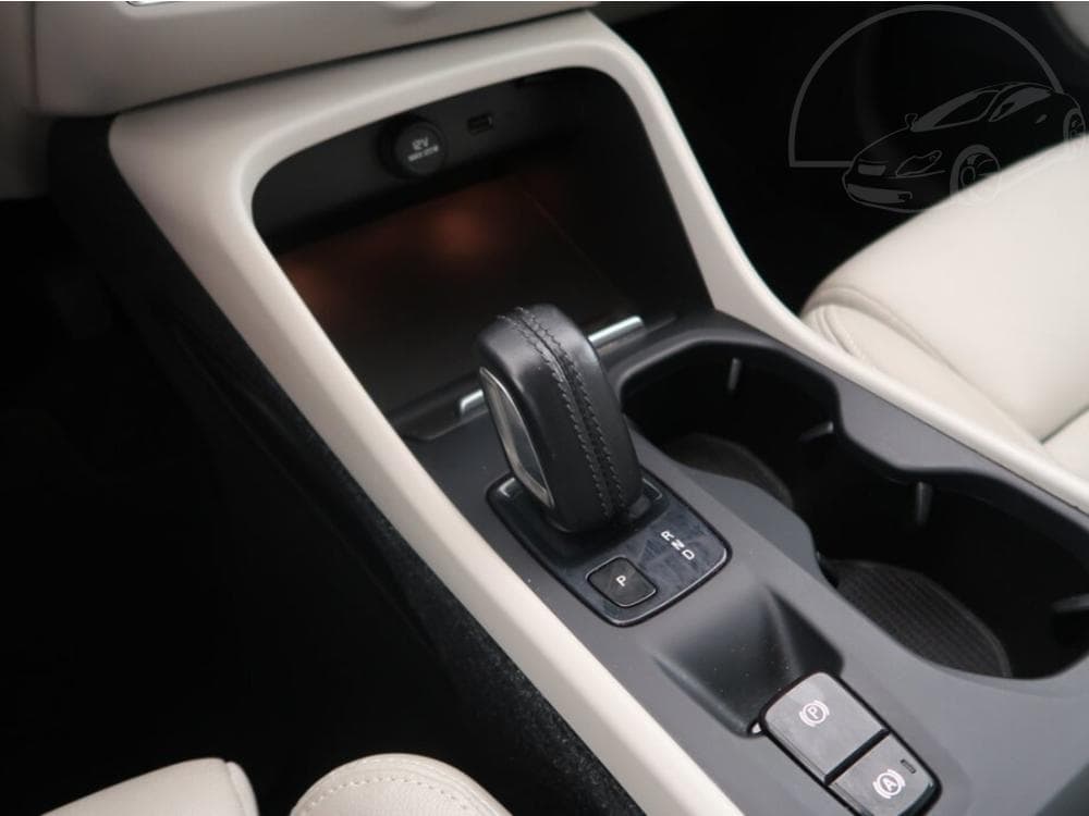 2018 Volvo XC40 - 37