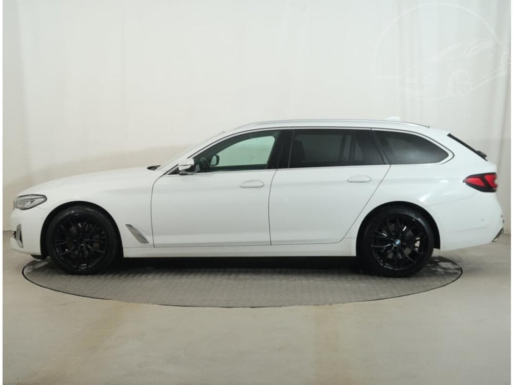 2020 BMW 5-SERIES - 9
